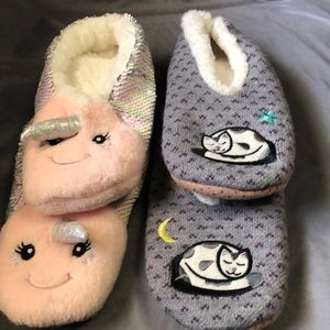 One pair of soft slippers medium cat